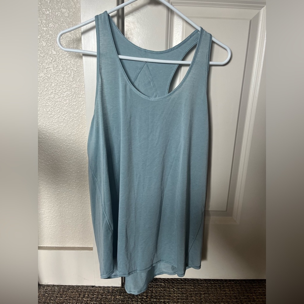 Lululemon women’s tank top size 8.